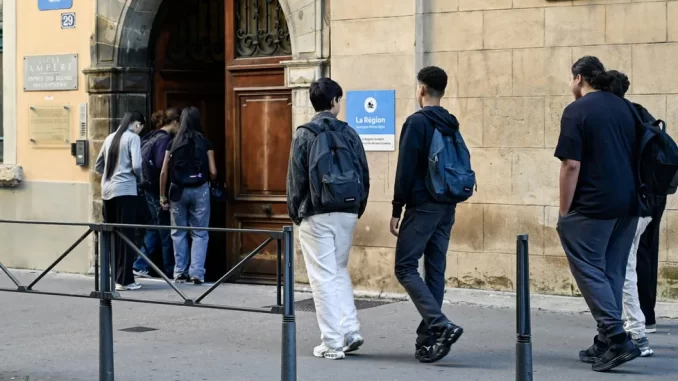 Police Arrest Man For Showing Up, Allegedly Trying To Enroll At High School