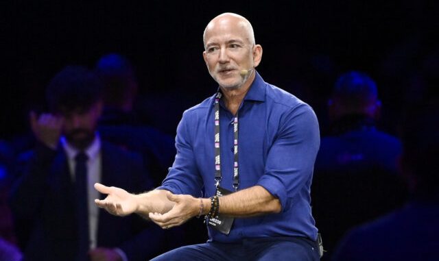 Amazon Plans Up to 30,000 Corporate Job Cuts