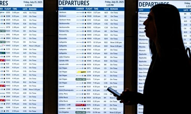 Democrats Seek Healthcare Funds to Help Migrants Not Self-Deport