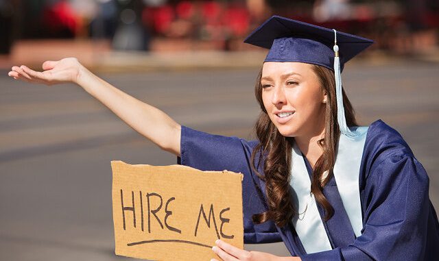 Job Prospects for 2026 College Grads to Hit 5-Year Low While Employers Eye AI, Foreign Labor