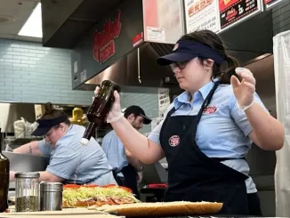 Hourly Minimum Wage to Rise to $17 in NYC