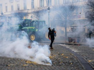 Tear gas and water cannons deployed against 10,000 farmers