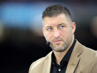 Tim Tebow warns online predators finding ‘evil’ ways to reach kids through smartphones