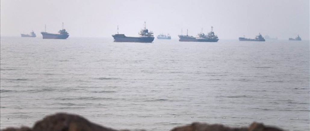 Idle Ships in Strait of Hormuz Could Lead to Bioinvasion