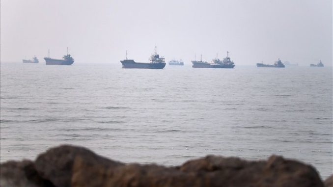 Idle Ships in Strait of Hormuz Could Lead to Bioinvasion