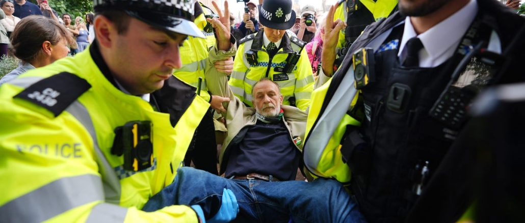 UK police fight crowds