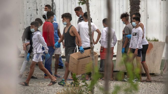 Ceuta residents tear down migrant camps