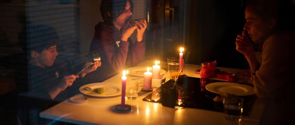 Emergency Federal Power Grid Order Issued as 13 States Face Blackouts