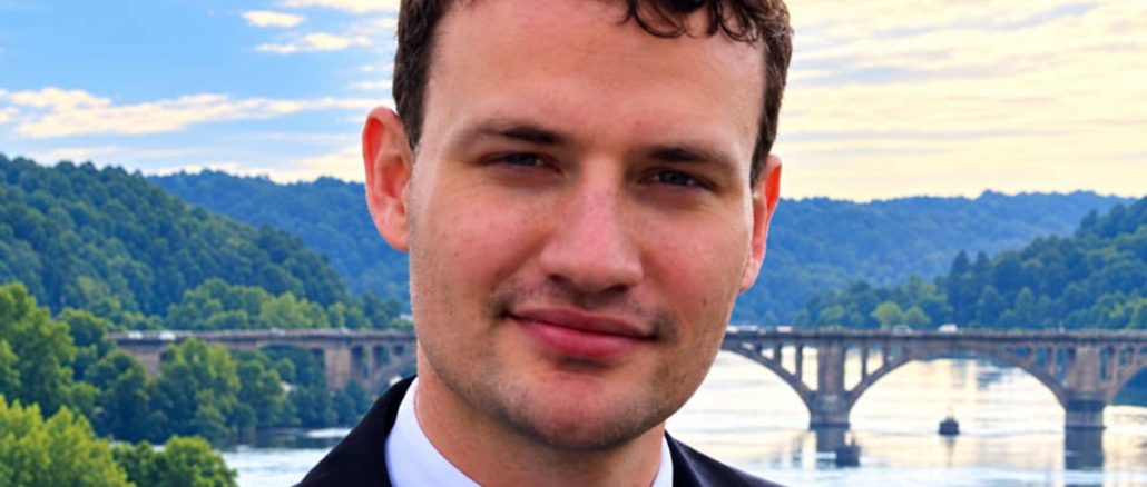 FBI Arrests CIA Contractor Accused of Leaking Top Secret Intelligence to Substack Writer